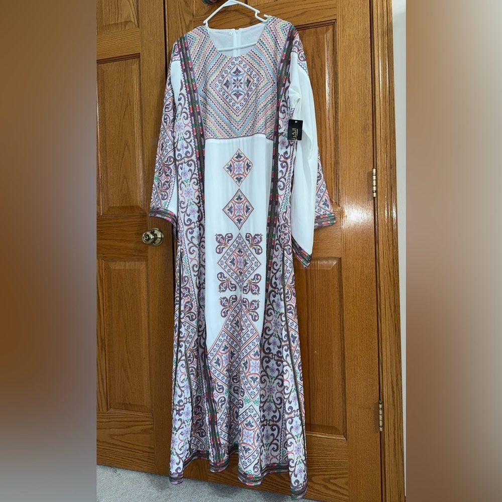 Palestinian Thobe White Purple Lilac Plus Size 5 / 2X Embroidered Formal Gown - Picture 6 of 16